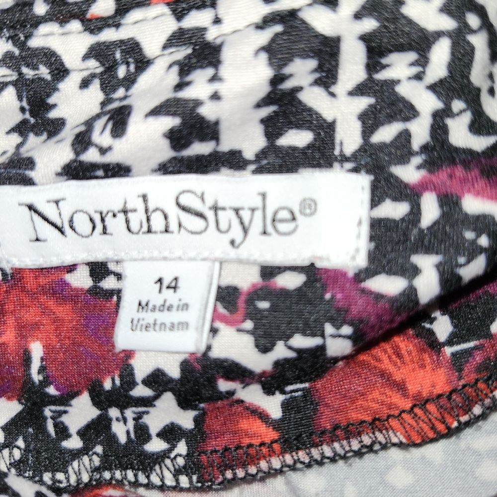 NorthStyle Plaid Red Roses Print Dress - Picture 4 of 4
